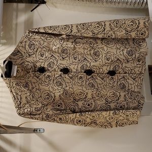 Drapers & Damon's long-sleeve dress coat. Floral